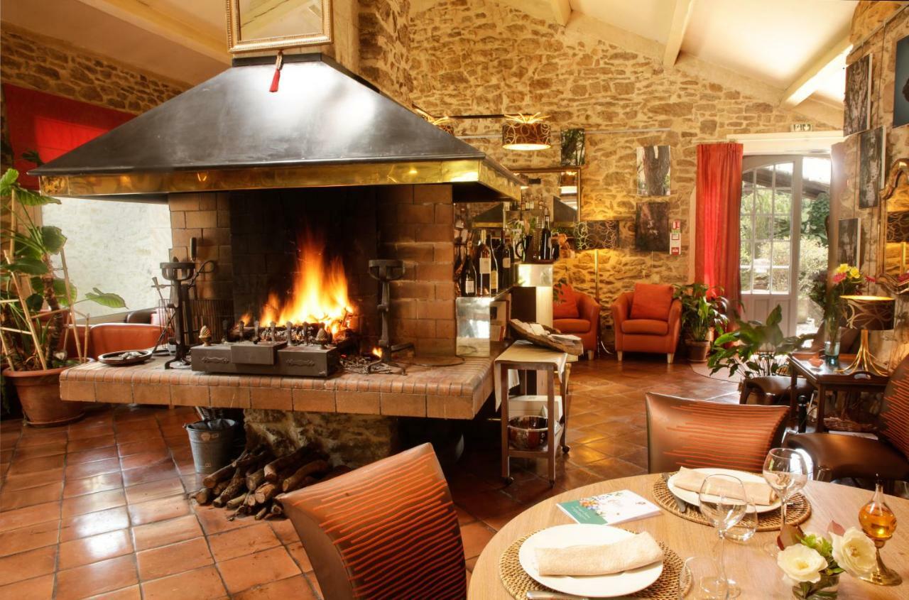 La Campagne St Lazare - Restaurant Chambres D'Hotes Piscine & Spa Forcalquier Eksteriør bilde